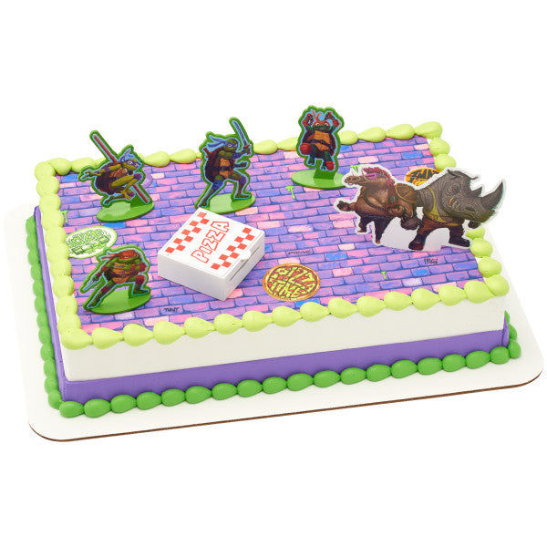 Teenage Mutant Ninja Turtles buying inspired cake topper and pizza base