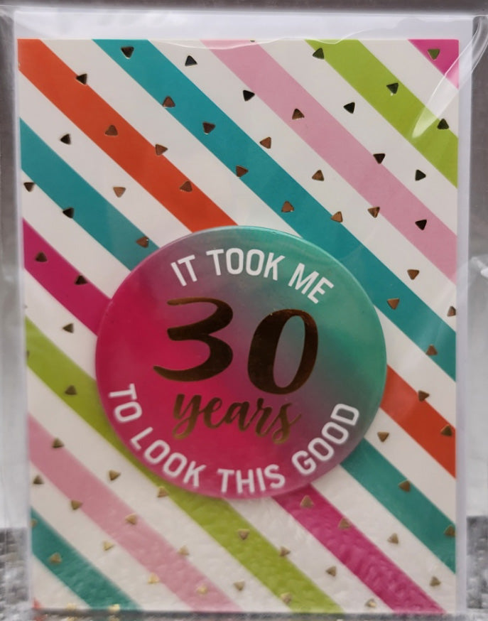 Tarjeta de felicitación de cumpleaños con pin