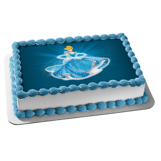 Adorno comestible para tarta con fondo azul y vestido de Cenicienta, imagen ABPID01260 