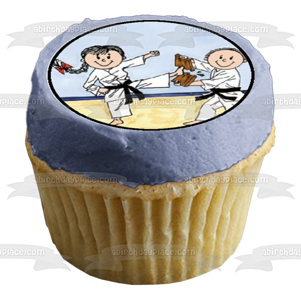 Patada de karate rompiendo tablas y luchando Imágenes comestibles para cupcakes ABPID03177 