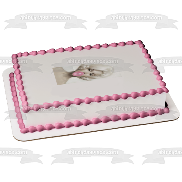 Imagen comestible para decoración de tarta de Marilyn Monroe soplando una burbuja de chicle ABPID22014 