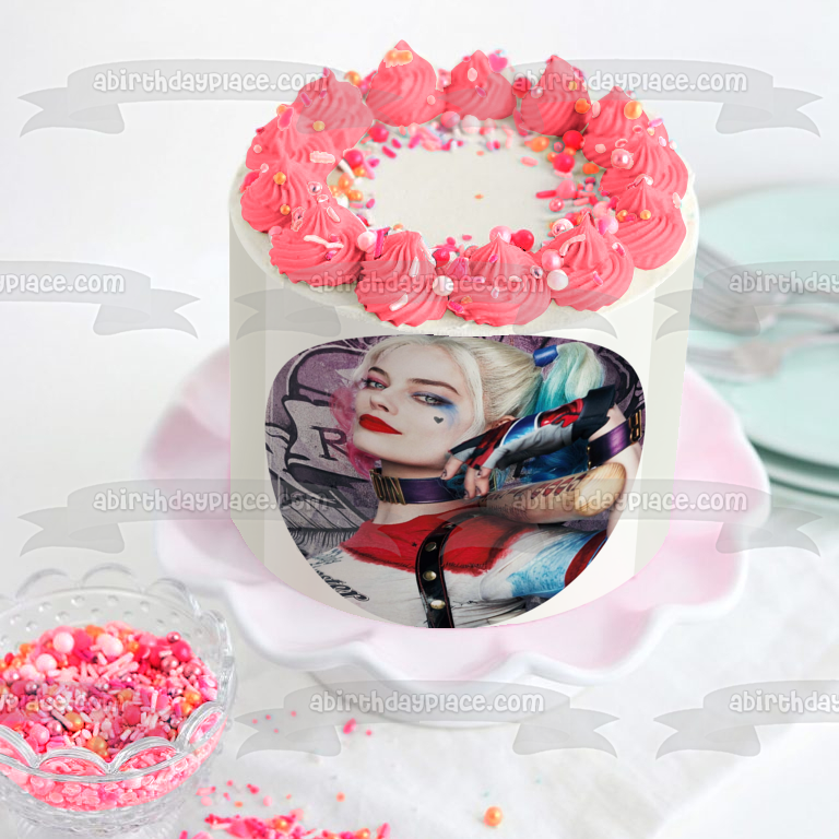 Adorno comestible para tarta con graffiti de Harley Quinn y su bate de béisbol, imagen ABPID06891 