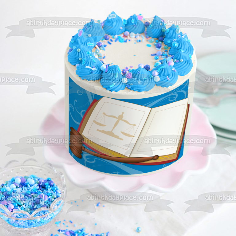 Imagen de adorno comestible para tarta con fondo azul y mazo de la Biblia del tribunal del juez ABPID13119 