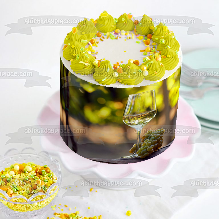 Copa de vino blanco, uvas verdes, decoración comestible para tarta, imagen ABPID56136 