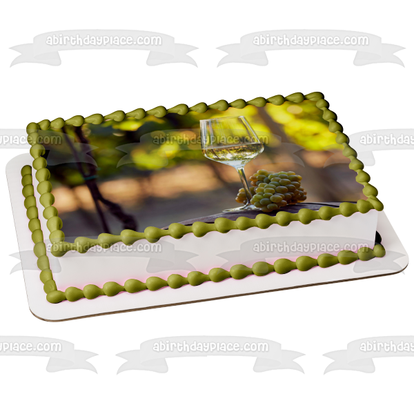 Copa de vino blanco, uvas verdes, decoración comestible para tarta, imagen ABPID56136 