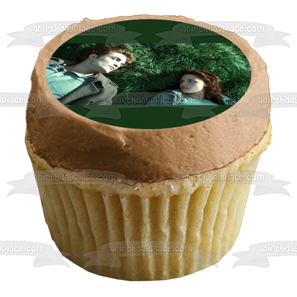 Imagen comestible para decoración de tarta de Crepúsculo Edward y Bella tumbadas en la hierba ABPID54541 