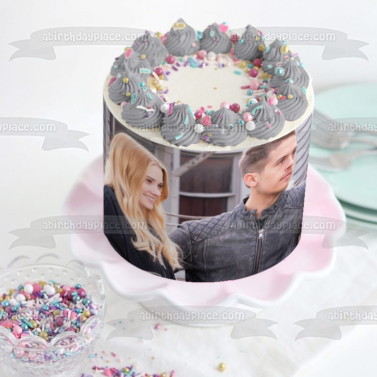 Hermoso desastre Virginia y Dylan Edible Cake Topper Imagen ABPID57615 