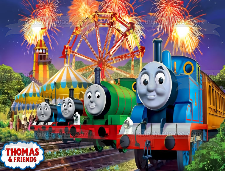 Thomas y sus amigos Thomas la locomotora James Percy y fuegos artificiales en un adorno comestible para tarta de carnaval Imagen ABPID04238 